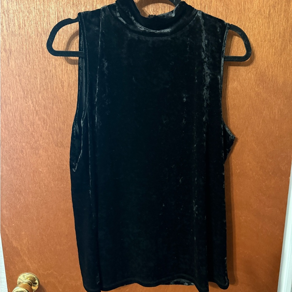 Vince Camuto Black Crushed Velvet Mock Neck Sleeveless Top